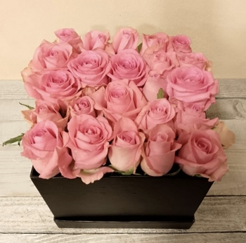 BOX OF ROSES Misspink Lebanon